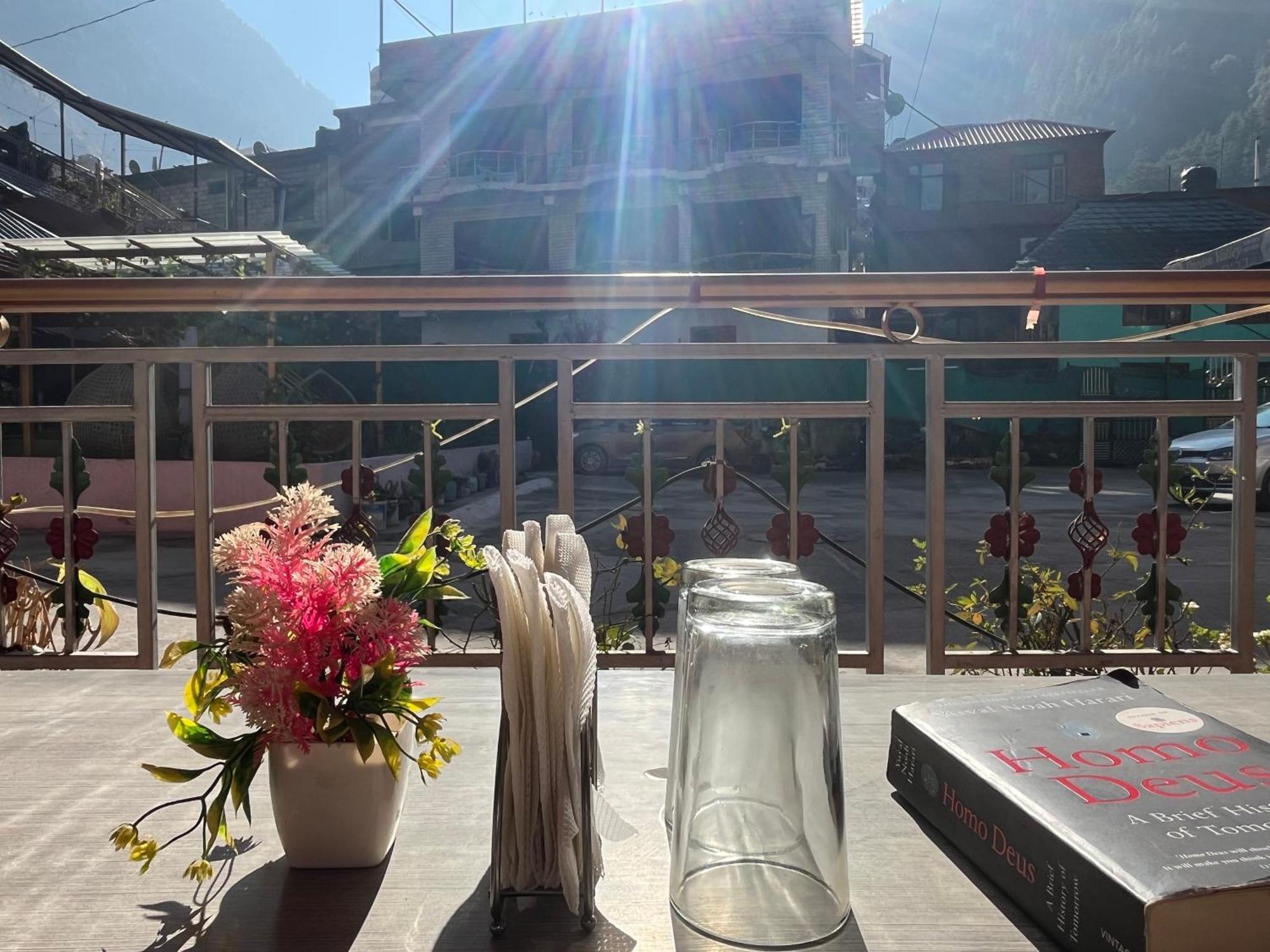 Hotel Dream Valley Kasol #Near Mall Road #River View #Parking #Gaming Zone #Open Terrace #Restaurant 외부 사진