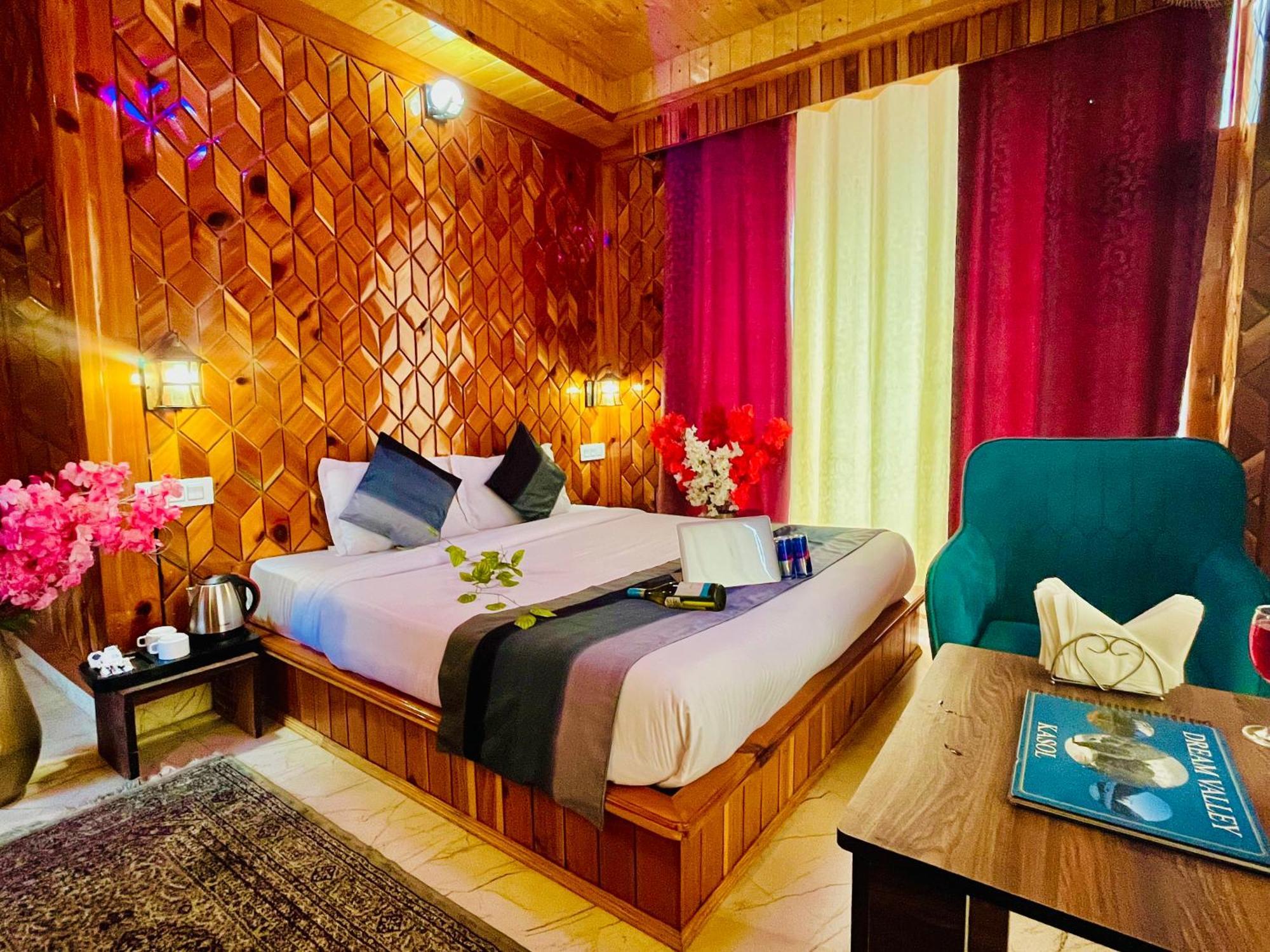 Hotel Dream Valley Kasol #Near Mall Road #River View #Parking #Gaming Zone #Open Terrace #Restaurant 외부 사진