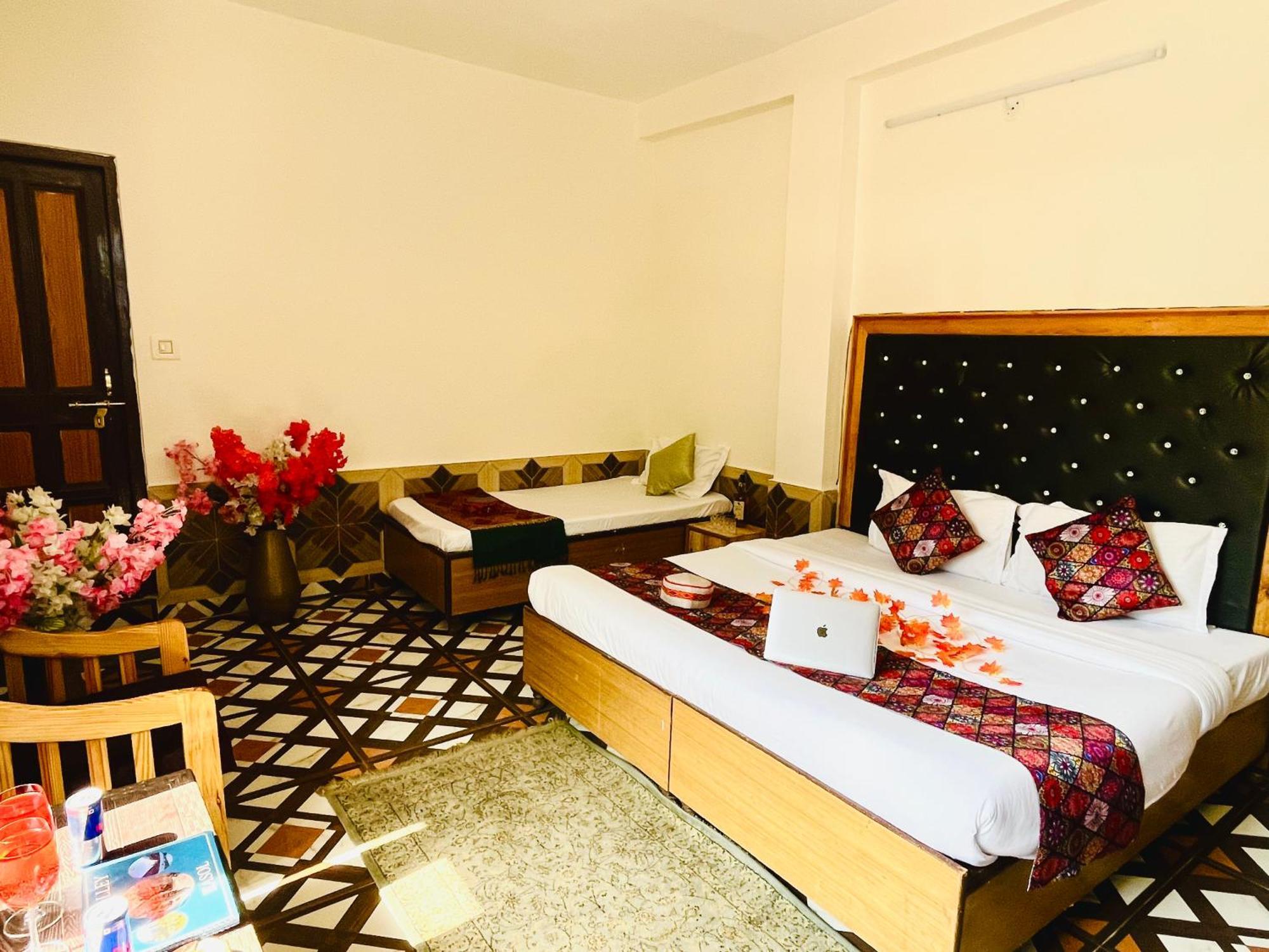 Hotel Dream Valley Kasol #Near Mall Road #River View #Parking #Gaming Zone #Open Terrace #Restaurant 외부 사진