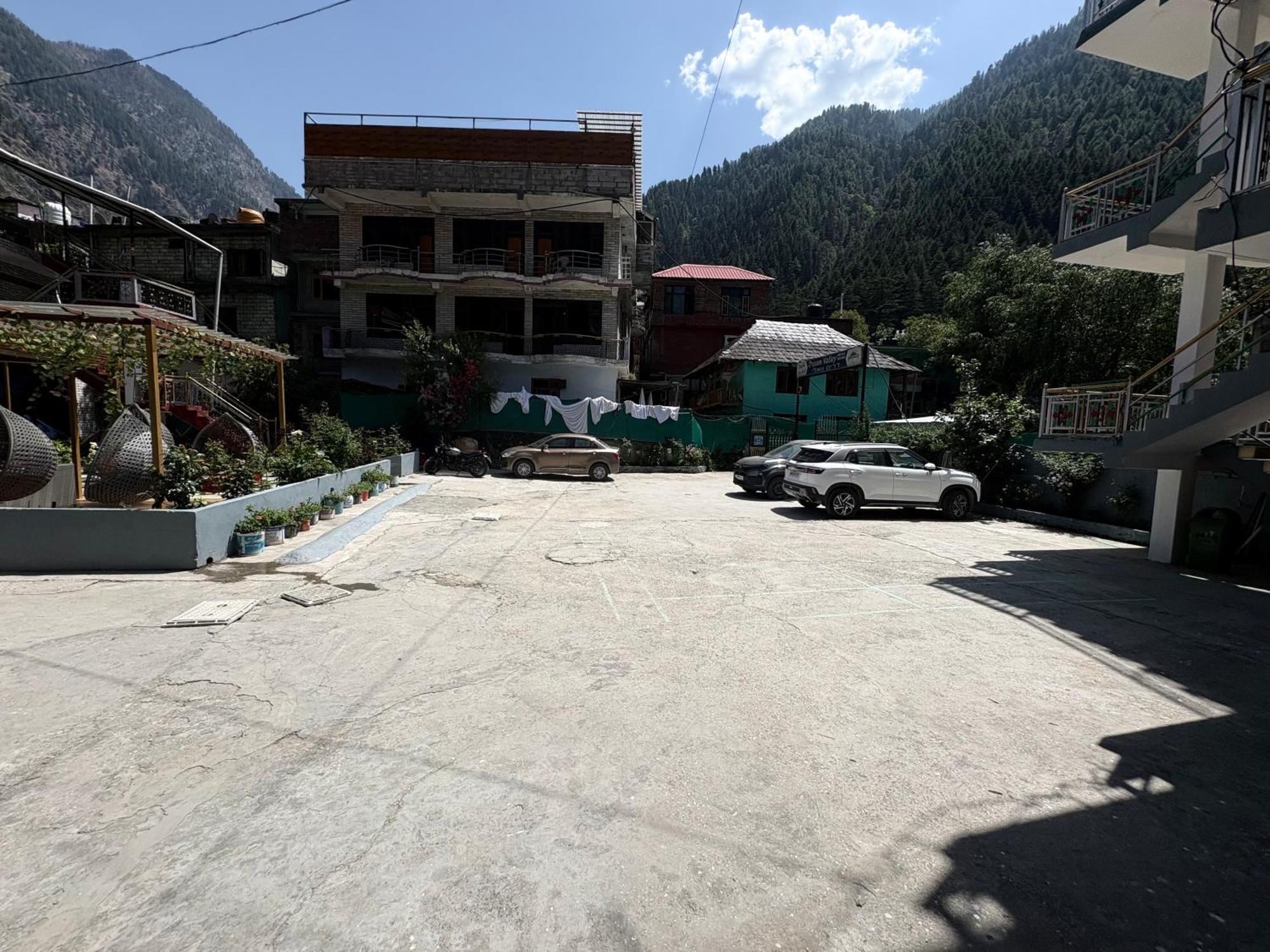 Hotel Dream Valley Kasol #Near Mall Road #River View #Parking #Gaming Zone #Open Terrace #Restaurant 외부 사진